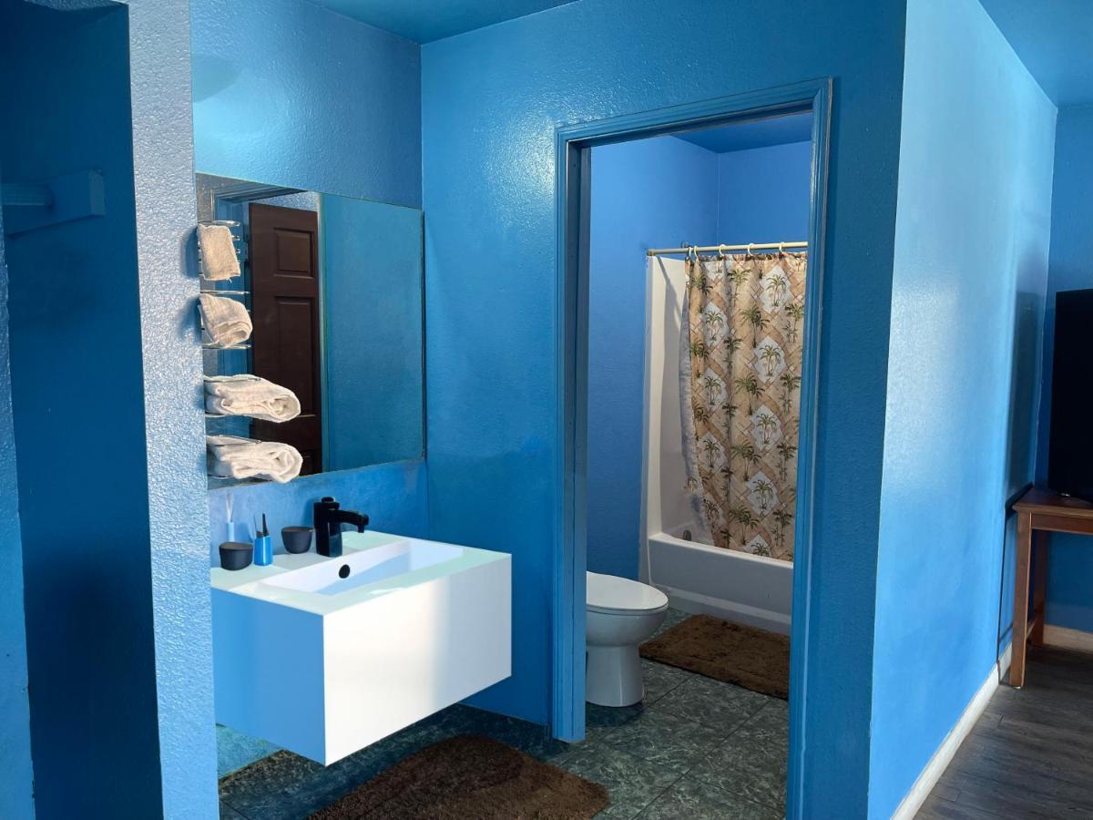 هنتنغتون بارك Full Moon Inn المظهر الخارجي الصورة